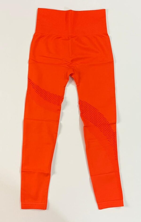 ست ورزشی زنانه نیم‌تنه رومی و لگ فاق بلند | ویووشاپ - تصویر 3