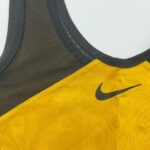 ست ورزشی زنانه طرح Nike (نیم‌تنه و شورتک) | مدل توردار دو رنگ | ویووشاپ - تصویر 3