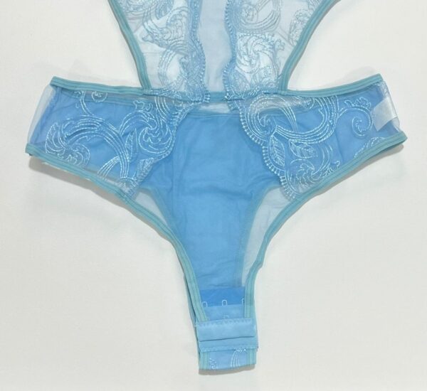 جزئیات قسمت شورت بادی و قزن های آن در رنگ آبی آسمانی