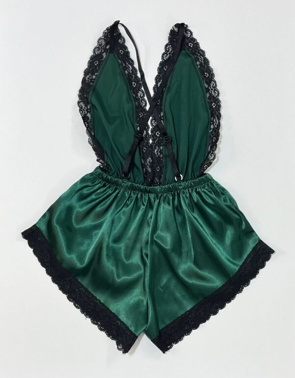 لباس خواب سرهمی ساتن سبز مدل پشت باز با بند ضربدری