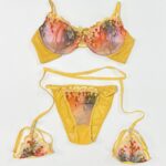 ست لباس زیر خردلی گلدوزی شده ۳ تکه با هارنس پا