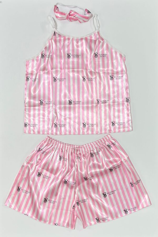 نمای کامل ست راحتی منزل ساتن طرح دار رنگ صورتی دخترانه