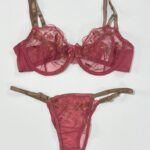 ست لباس زیر دو تکه زنانه مدل فنردار توری با هارمونی رنگ سرخابی و بندهای برنزی